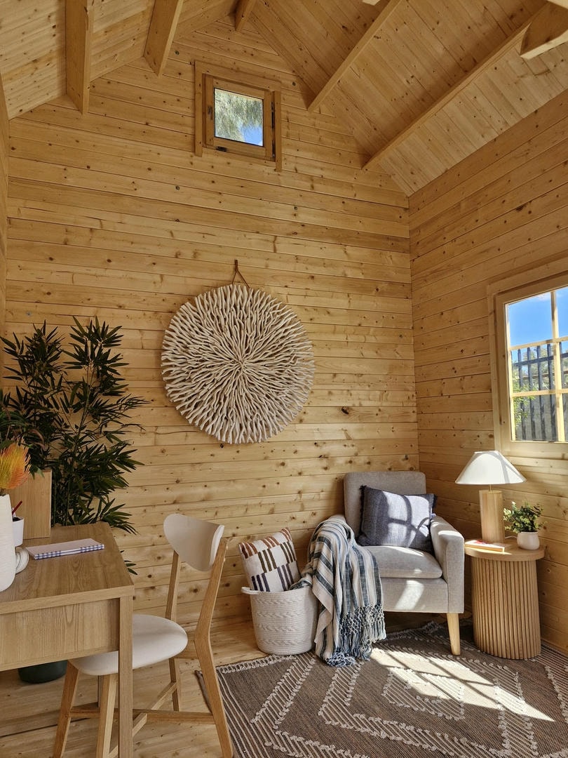 Hudson Bunkie interior with decorated back wall