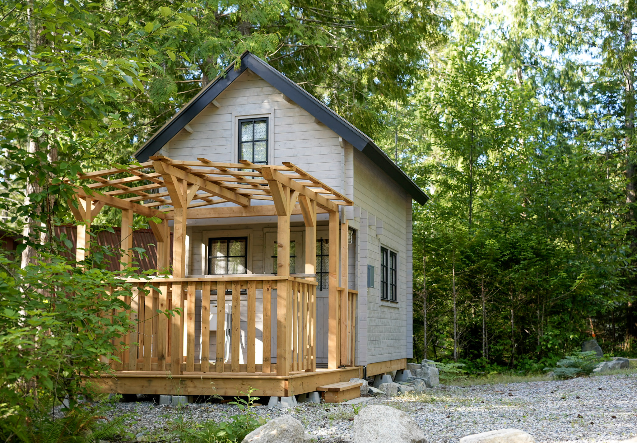 Floating wood base option for a backyard structure