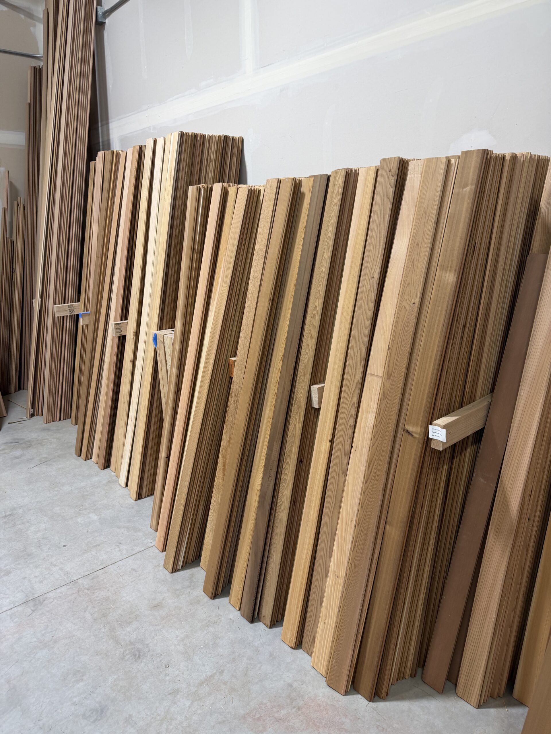 Clear cedar tongue and groove boards with multi-grain pattern