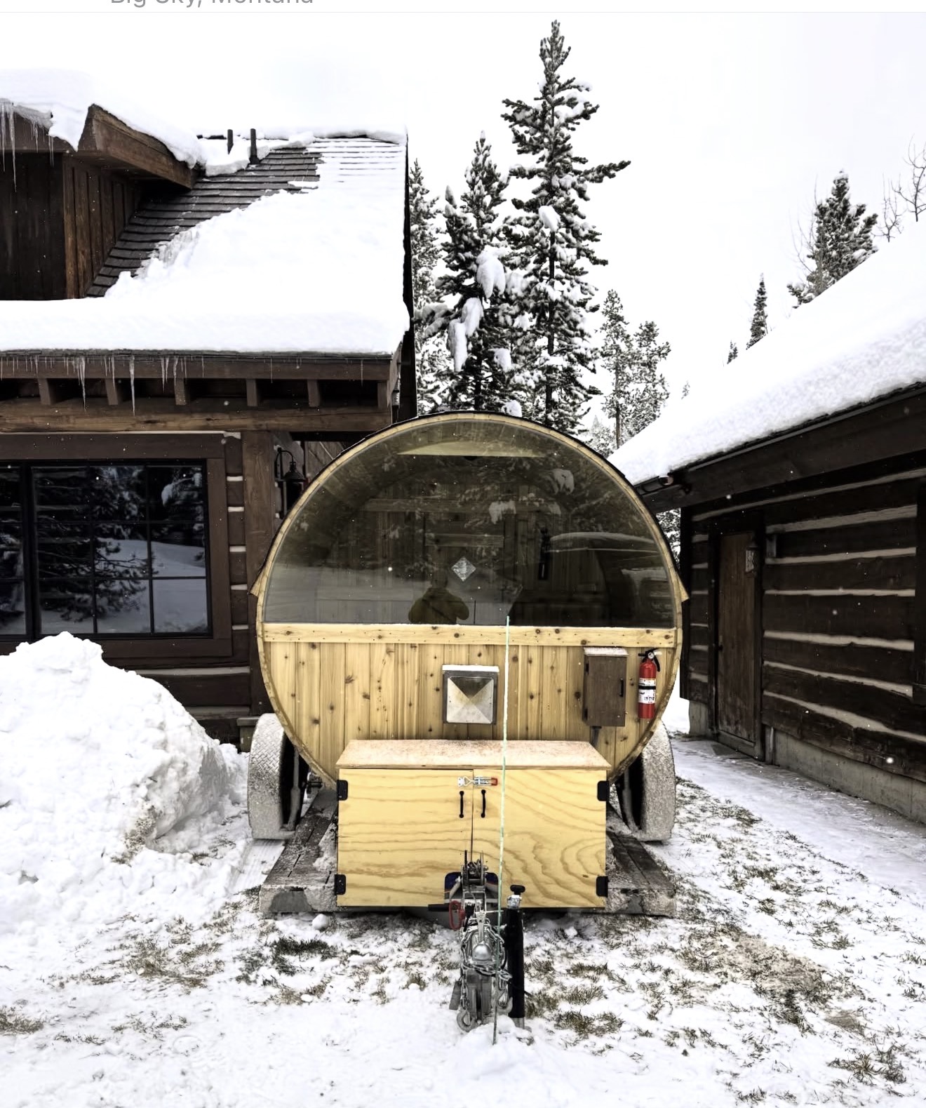 Barrel sauna loaded on trailer – perfect mobile combination