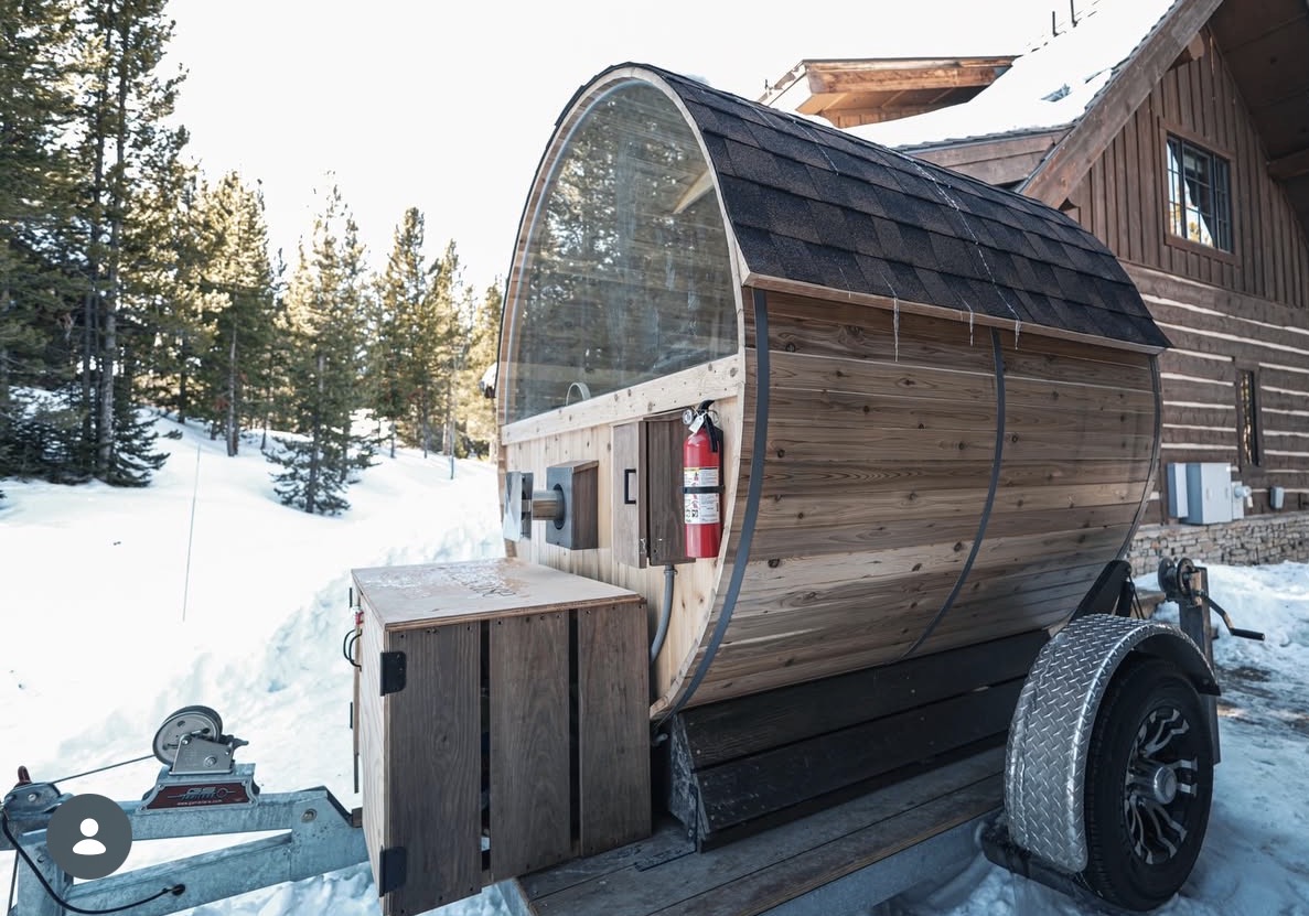 Crank-Down Galvanized Steel Sauna Trailer – heavy-duty mobile solution for barrel saunas